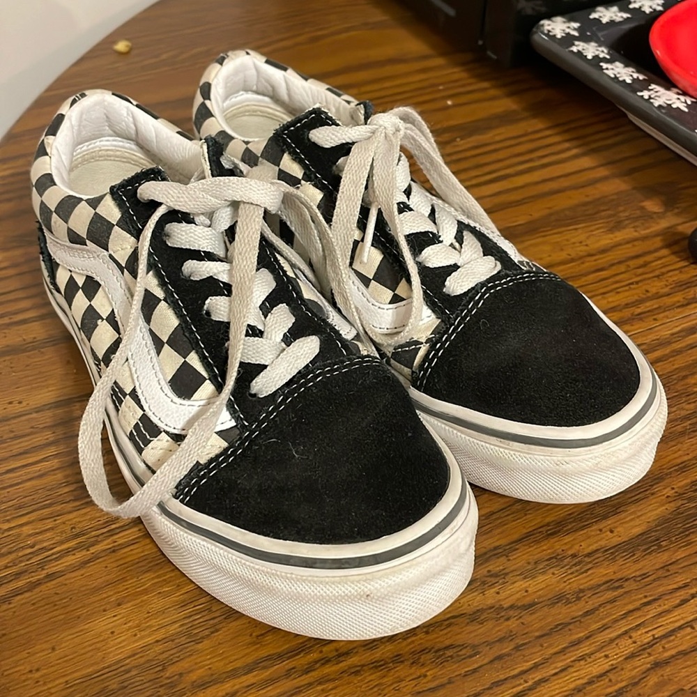 Boys Size 2 Vans B&W checkered